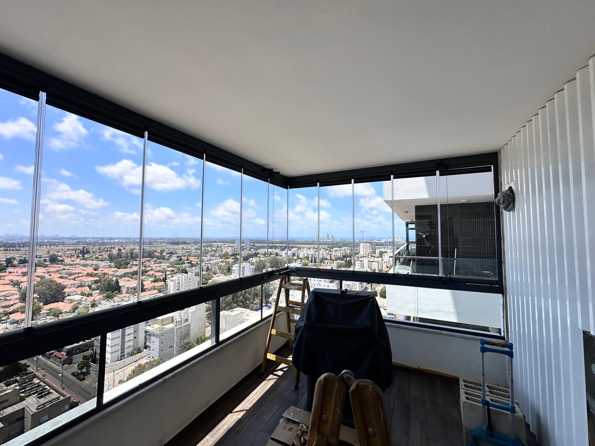 TANGO — סגירת מרפסת בזכוכית, תצוגה מורחבת 5