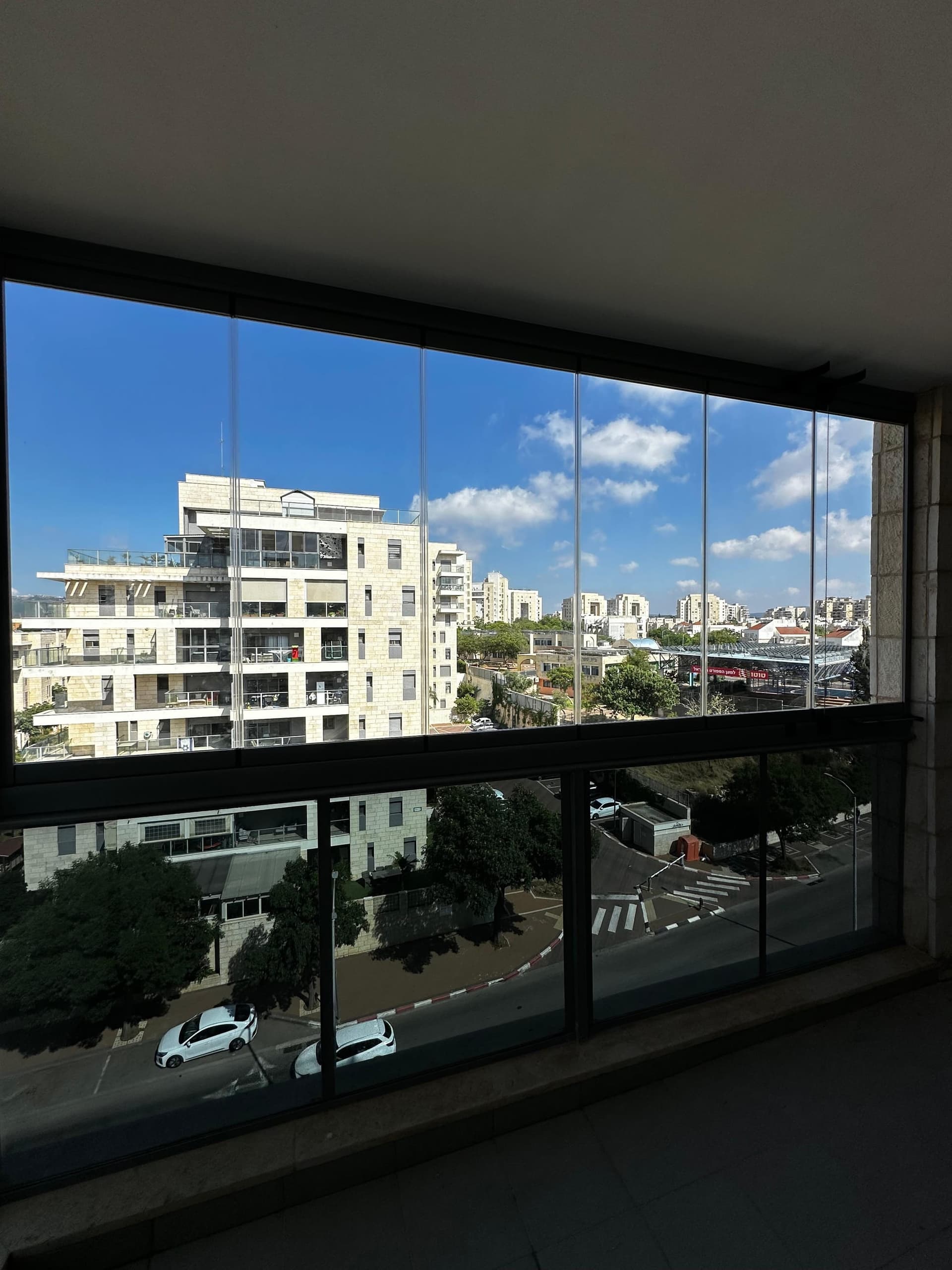 TIARA — סגירת מרפסת בזכוכית, תצוגה מורחבת 35